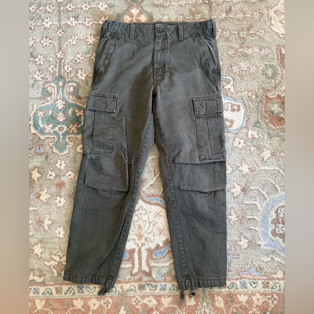 Banana Republic Men's Heavy Duty Cargo Pants in Olive
